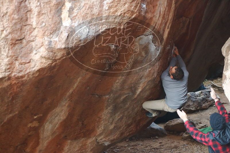 Bouldering in Hueco Tanks on 11/30/2019 with Blue Lizard Climbing and Yoga
Filename: SRM_20191130_1100540.jpg
Aperture: f/3.5
Shutter Speed: 1/250
Body: Canon EOS-1D Mark II
Lens: Canon EF 50mm f/1.8 II