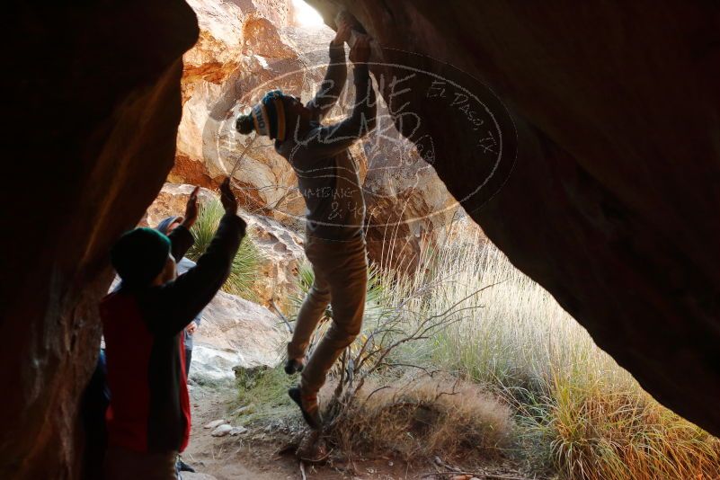 Bouldering in Hueco Tanks on 11/30/2019 with Blue Lizard Climbing and Yoga
Filename: SRM_20191130_1126210.jpg
Aperture: f/5.0
Shutter Speed: 1/250
Body: Canon EOS-1D Mark II
Lens: Canon EF 50mm f/1.8 II