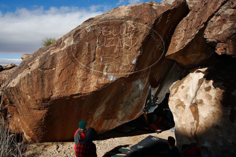 Bouldering in Hueco Tanks on 11/30/2019 with Blue Lizard Climbing and Yoga
Filename: SRM_20191130_1137460.jpg
Aperture: f/8.0
Shutter Speed: 1/320
Body: Canon EOS-1D Mark II
Lens: Canon EF 16-35mm f/2.8 L