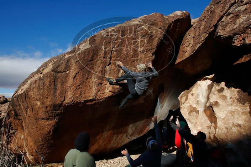 Bouldering in Hueco Tanks on 11/30/2019 with Blue Lizard Climbing and Yoga
Filename: SRM_20191130_1139510.jpg
Aperture: f/8.0
Shutter Speed: 1/320
Body: Canon EOS-1D Mark II
Lens: Canon EF 16-35mm f/2.8 L