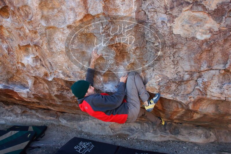 Bouldering in Hueco Tanks on 11/30/2019 with Blue Lizard Climbing and Yoga
Filename: SRM_20191130_1534420.jpg
Aperture: f/5.0
Shutter Speed: 1/250
Body: Canon EOS-1D Mark II
Lens: Canon EF 16-35mm f/2.8 L