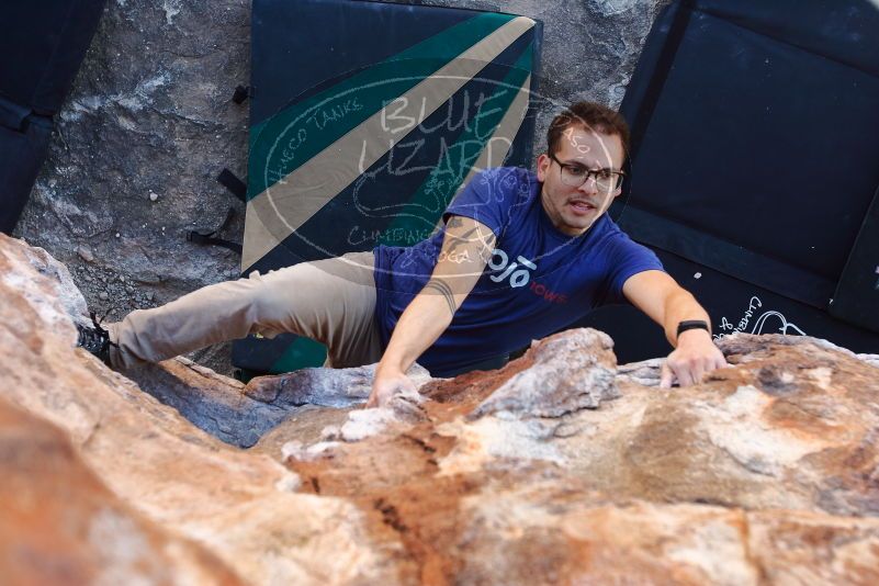Bouldering in Hueco Tanks on 11/30/2019 with Blue Lizard Climbing and Yoga
Filename: SRM_20191130_1544290.jpg
Aperture: f/4.0
Shutter Speed: 1/250
Body: Canon EOS-1D Mark II
Lens: Canon EF 16-35mm f/2.8 L