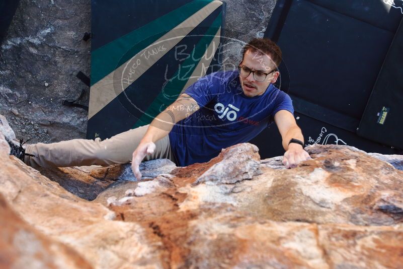 Bouldering in Hueco Tanks on 11/30/2019 with Blue Lizard Climbing and Yoga
Filename: SRM_20191130_1544340.jpg
Aperture: f/4.0
Shutter Speed: 1/250
Body: Canon EOS-1D Mark II
Lens: Canon EF 16-35mm f/2.8 L