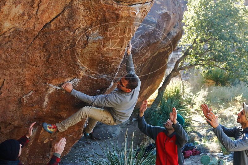 Bouldering in Hueco Tanks on 11/30/2019 with Blue Lizard Climbing and Yoga
Filename: SRM_20191130_1620490.jpg
Aperture: f/5.0
Shutter Speed: 1/250
Body: Canon EOS-1D Mark II
Lens: Canon EF 50mm f/1.8 II