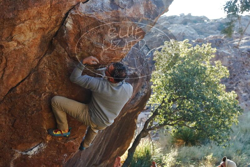 Bouldering in Hueco Tanks on 11/30/2019 with Blue Lizard Climbing and Yoga
Filename: SRM_20191130_1621020.jpg
Aperture: f/6.3
Shutter Speed: 1/250
Body: Canon EOS-1D Mark II
Lens: Canon EF 50mm f/1.8 II
