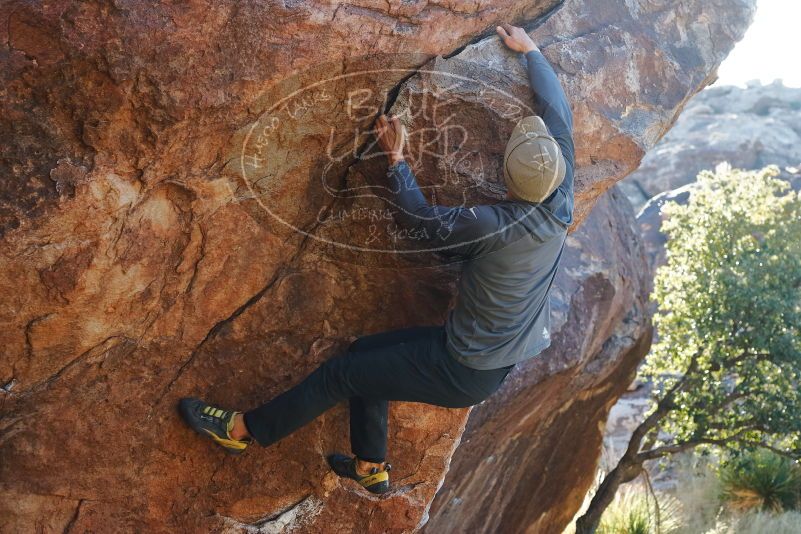 Bouldering in Hueco Tanks on 11/30/2019 with Blue Lizard Climbing and Yoga
Filename: SRM_20191130_1624160.jpg
Aperture: f/4.5
Shutter Speed: 1/250
Body: Canon EOS-1D Mark II
Lens: Canon EF 50mm f/1.8 II