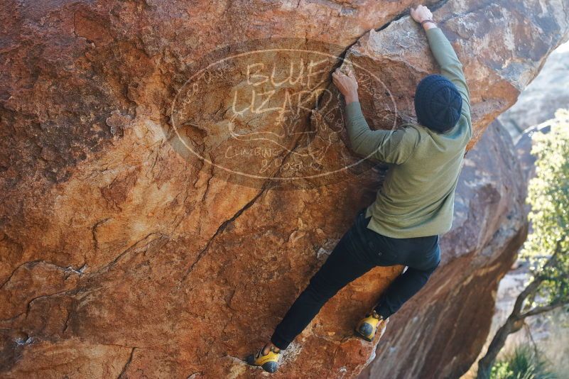 Bouldering in Hueco Tanks on 11/30/2019 with Blue Lizard Climbing and Yoga
Filename: SRM_20191130_1641041.jpg
Aperture: f/4.0
Shutter Speed: 1/250
Body: Canon EOS-1D Mark II
Lens: Canon EF 50mm f/1.8 II
