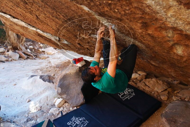 Bouldering in Hueco Tanks on 11/30/2019 with Blue Lizard Climbing and Yoga
Filename: SRM_20191130_1723280.jpg
Aperture: f/4.5
Shutter Speed: 1/250
Body: Canon EOS-1D Mark II
Lens: Canon EF 16-35mm f/2.8 L