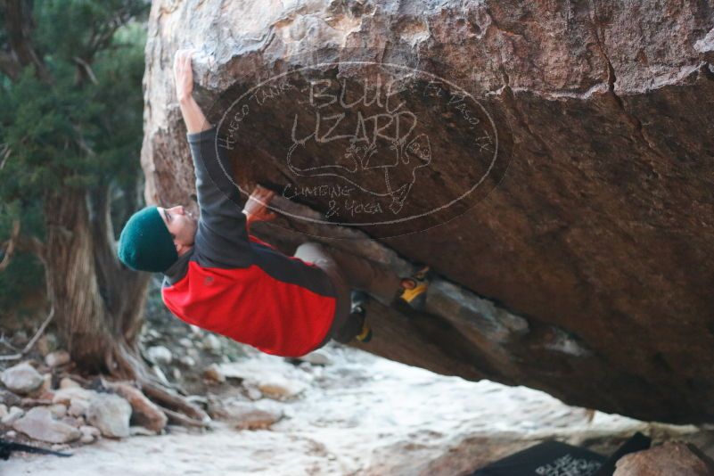 Bouldering in Hueco Tanks on 11/30/2019 with Blue Lizard Climbing and Yoga
Filename: SRM_20191130_1759590.jpg
Aperture: f/2.8
Shutter Speed: 1/250
Body: Canon EOS-1D Mark II
Lens: Canon EF 50mm f/1.8 II