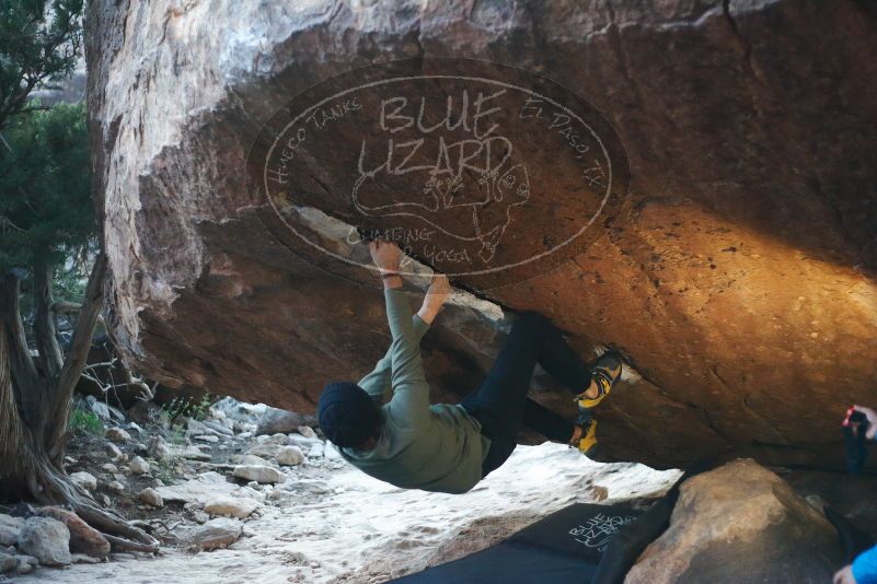 Bouldering in Hueco Tanks on 11/30/2019 with Blue Lizard Climbing and Yoga
Filename: SRM_20191130_1807070.jpg
Aperture: f/2.0
Shutter Speed: 1/250
Body: Canon EOS-1D Mark II
Lens: Canon EF 50mm f/1.8 II