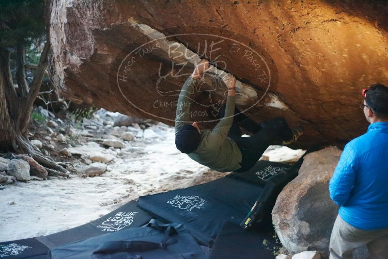Bouldering in Hueco Tanks on 11/30/2019 with Blue Lizard Climbing and Yoga
Filename: SRM_20191130_1812330.jpg
Aperture: f/2.0
Shutter Speed: 1/250
Body: Canon EOS-1D Mark II
Lens: Canon EF 50mm f/1.8 II