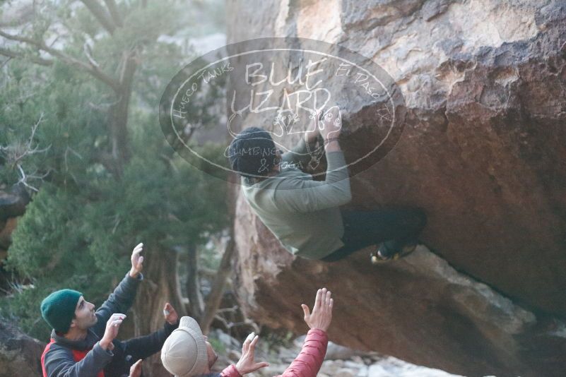 Bouldering in Hueco Tanks on 11/30/2019 with Blue Lizard Climbing and Yoga
Filename: SRM_20191130_1813100.jpg
Aperture: f/2.2
Shutter Speed: 1/250
Body: Canon EOS-1D Mark II
Lens: Canon EF 50mm f/1.8 II