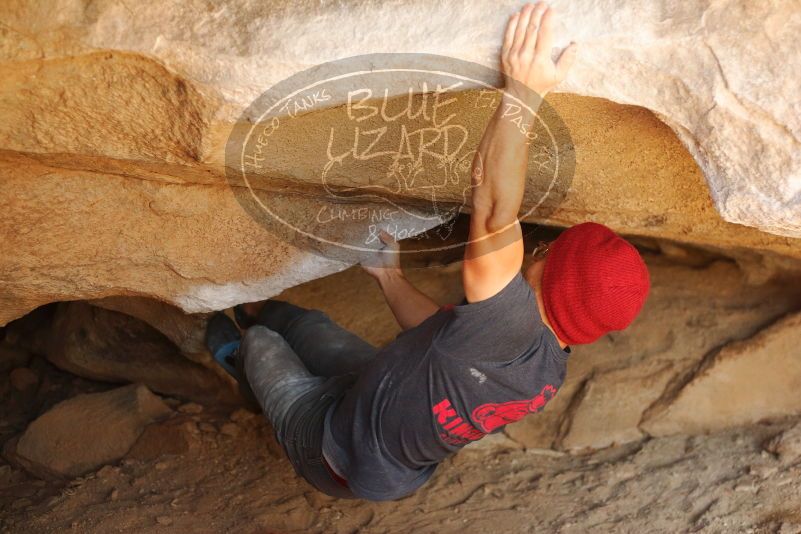 Bouldering in Hueco Tanks on 12/06/2019 with Blue Lizard Climbing and Yoga
Filename: SRM_20191206_1327001.jpg
Aperture: f/2.5
Shutter Speed: 1/250
Body: Canon EOS-1D Mark II
Lens: Canon EF 50mm f/1.8 II