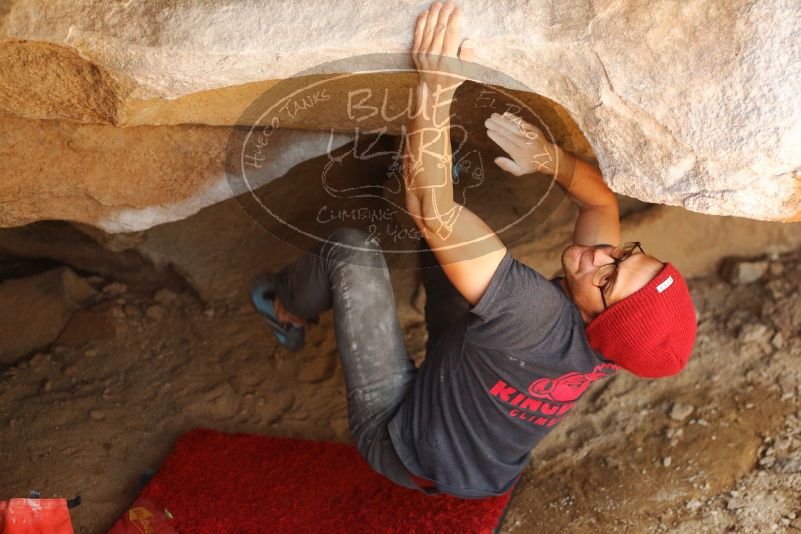 Bouldering in Hueco Tanks on 12/06/2019 with Blue Lizard Climbing and Yoga
Filename: SRM_20191206_1327151.jpg
Aperture: f/2.8
Shutter Speed: 1/250
Body: Canon EOS-1D Mark II
Lens: Canon EF 50mm f/1.8 II