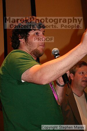 

Filename: img_4019_std.jpg
Aperture: f/5.6
Shutter Speed: 1/60
Body: Canon EOS DIGITAL REBEL
Lens: Canon EF-S 18-55mm f/3.5-5.6