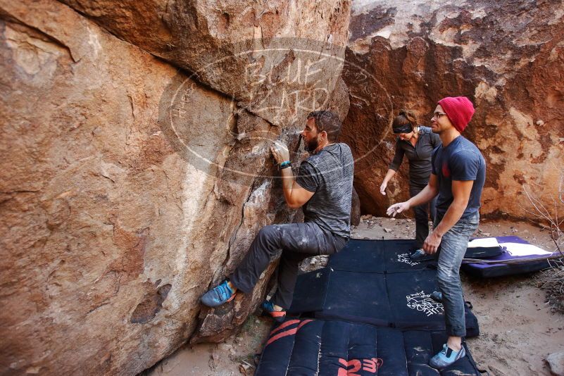 Bouldering in Hueco Tanks on 12/06/2019 with Blue Lizard Climbing and Yoga
Filename: SRM_20191206_1420060.jpg
Aperture: f/3.5
Shutter Speed: 1/250
Body: Canon EOS-1D Mark II
Lens: Canon EF 16-35mm f/2.8 L