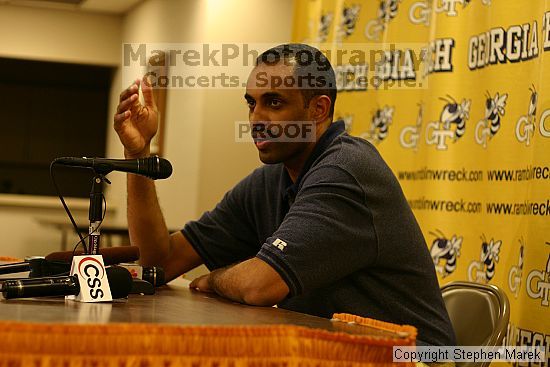 

Filename: img_3289_std.jpg
Aperture: f/2.5
Shutter Speed: 1/80
Body: Canon EOS DIGITAL REBEL
Lens: Canon EF 50mm f/1.8 II