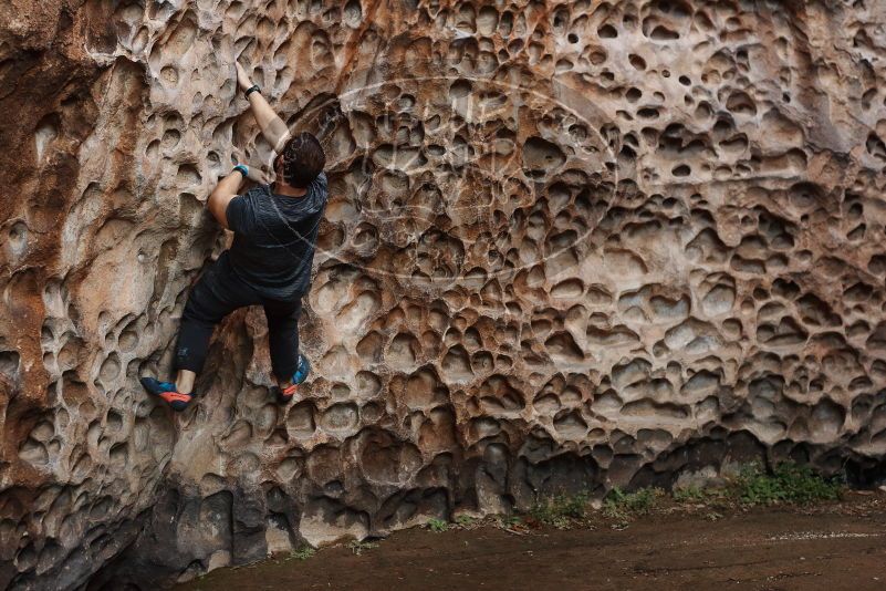Bouldering in Hueco Tanks on 12/06/2019 with Blue Lizard Climbing and Yoga

Filename: SRM_20191206_1532240.jpg
Aperture: f/3.5
Shutter Speed: 1/160
Body: Canon EOS-1D Mark II
Lens: Canon EF 50mm f/1.8 II