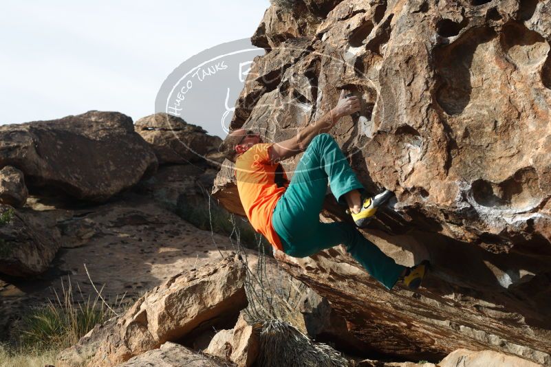 Bouldering in Hueco Tanks on 12/11/2019 with Blue Lizard Climbing and Yoga
Filename: SRM_20191211_1014150.jpg
Aperture: f/4.0
Shutter Speed: 1/400
Body: Canon EOS-1D Mark II
Lens: Canon EF 50mm f/1.8 II