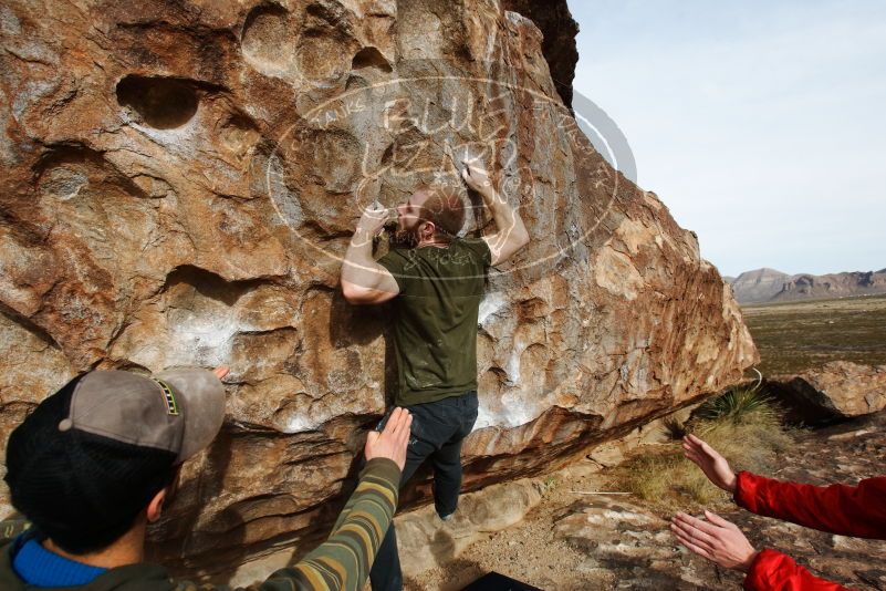 Bouldering in Hueco Tanks on 12/11/2019 with Blue Lizard Climbing and Yoga
Filename: SRM_20191211_1046550.jpg
Aperture: f/6.3
Shutter Speed: 1/400
Body: Canon EOS-1D Mark II
Lens: Canon EF 16-35mm f/2.8 L