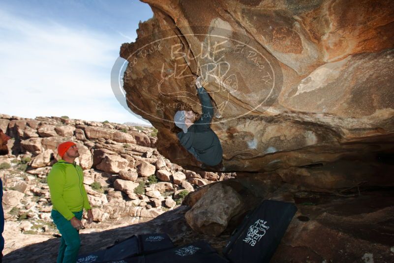 Bouldering in Hueco Tanks on 12/11/2019 with Blue Lizard Climbing and Yoga
Filename: SRM_20191211_1358430.jpg
Aperture: f/5.6
Shutter Speed: 1/250
Body: Canon EOS-1D Mark II
Lens: Canon EF 16-35mm f/2.8 L