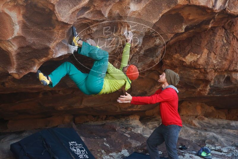 Bouldering in Hueco Tanks on 12/11/2019 with Blue Lizard Climbing and Yoga
Filename: SRM_20191211_1409401.jpg
Aperture: f/4.0
Shutter Speed: 1/250
Body: Canon EOS-1D Mark II
Lens: Canon EF 50mm f/1.8 II
