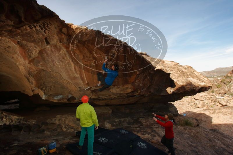 Bouldering in Hueco Tanks on 12/11/2019 with Blue Lizard Climbing and Yoga
Filename: SRM_20191211_1440220.jpg
Aperture: f/5.6
Shutter Speed: 1/200
Body: Canon EOS-1D Mark II
Lens: Canon EF 16-35mm f/2.8 L