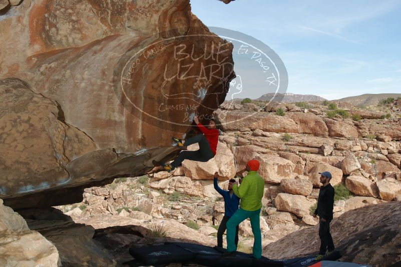Bouldering in Hueco Tanks on 12/11/2019 with Blue Lizard Climbing and Yoga
Filename: SRM_20191211_1455230.jpg
Aperture: f/5.6
Shutter Speed: 1/250
Body: Canon EOS-1D Mark II
Lens: Canon EF 16-35mm f/2.8 L