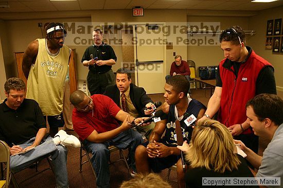 

Filename: img_3230_std.jpg
Aperture: f/3.5
Shutter Speed: 1/60
Body: Canon EOS DIGITAL REBEL
Lens: Canon EF-S 18-55mm f/3.5-5.6