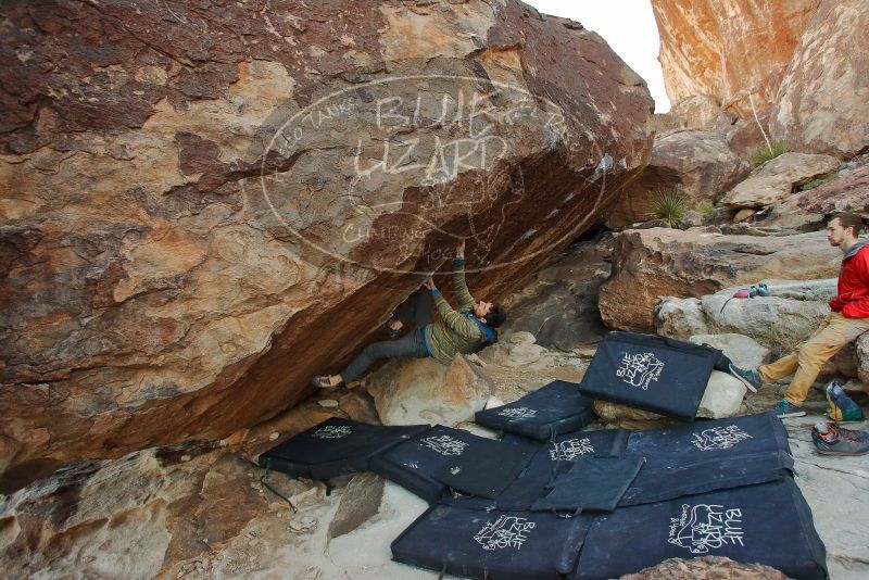Bouldering in Hueco Tanks on 12/13/2019 with Blue Lizard Climbing and Yoga
Filename: SRM_20191213_1021330.jpg
Aperture: f/4.5
Shutter Speed: 1/250
Body: Canon EOS-1D Mark II
Lens: Canon EF 16-35mm f/2.8 L