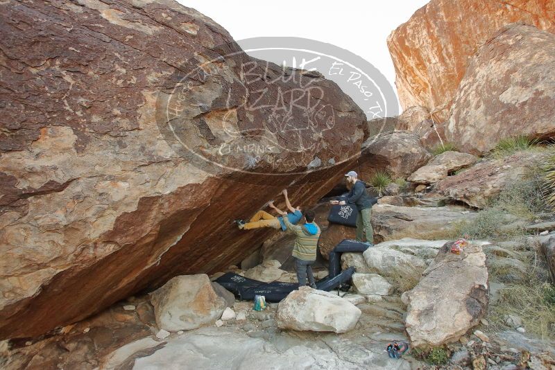Bouldering in Hueco Tanks on 12/13/2019 with Blue Lizard Climbing and Yoga
Filename: SRM_20191213_1043010.jpg
Aperture: f/5.0
Shutter Speed: 1/250
Body: Canon EOS-1D Mark II
Lens: Canon EF 16-35mm f/2.8 L