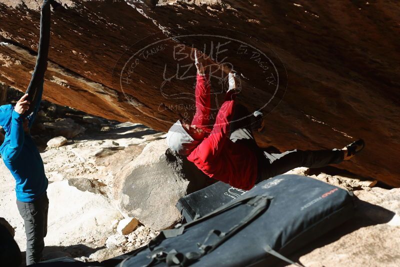 Bouldering in Hueco Tanks on 12/13/2019 with Blue Lizard Climbing and Yoga
Filename: SRM_20191213_1152120.jpg
Aperture: f/4.0
Shutter Speed: 1/500
Body: Canon EOS-1D Mark II
Lens: Canon EF 50mm f/1.8 II
