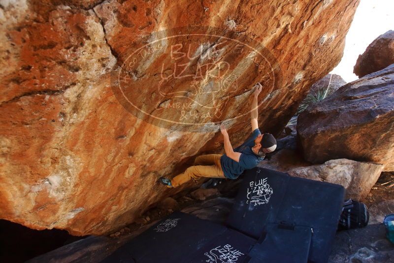 Bouldering in Hueco Tanks on 12/13/2019 with Blue Lizard Climbing and Yoga
Filename: SRM_20191213_1314140.jpg
Aperture: f/4.0
Shutter Speed: 1/250
Body: Canon EOS-1D Mark II
Lens: Canon EF 16-35mm f/2.8 L