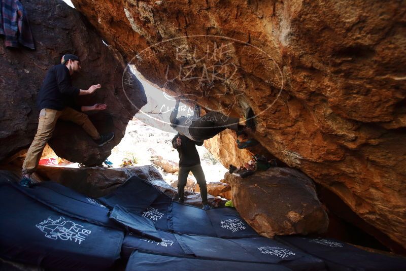 Bouldering in Hueco Tanks on 12/13/2019 with Blue Lizard Climbing and Yoga
Filename: SRM_20191213_1510020.jpg
Aperture: f/4.0
Shutter Speed: 1/250
Body: Canon EOS-1D Mark II
Lens: Canon EF 16-35mm f/2.8 L
