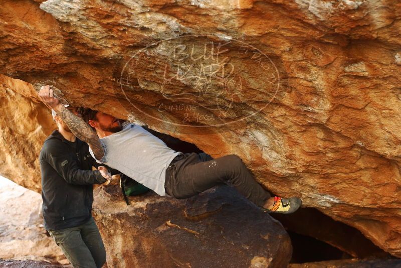 Bouldering in Hueco Tanks on 12/13/2019 with Blue Lizard Climbing and Yoga
Filename: SRM_20191213_1643230.jpg
Aperture: f/3.2
Shutter Speed: 1/250
Body: Canon EOS-1D Mark II
Lens: Canon EF 50mm f/1.8 II
