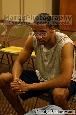 

Filename: img_3220_std.jpg
Aperture: f/2.8
Shutter Speed: 1/80
Body: Canon EOS DIGITAL REBEL
Lens: Canon EF 50mm f/1.8 II