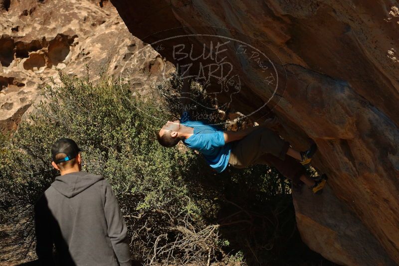 Bouldering in Hueco Tanks on 12/14/2019 with Blue Lizard Climbing and Yoga
Filename: SRM_20191214_1336250.jpg
Aperture: f/4.0
Shutter Speed: 1/500
Body: Canon EOS-1D Mark II
Lens: Canon EF 50mm f/1.8 II