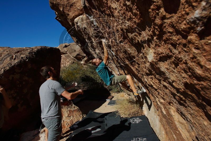 Bouldering in Hueco Tanks on 12/14/2019 with Blue Lizard Climbing and Yoga
Filename: SRM_20191214_1418200.jpg
Aperture: f/10.0
Shutter Speed: 1/500
Body: Canon EOS-1D Mark II
Lens: Canon EF 16-35mm f/2.8 L