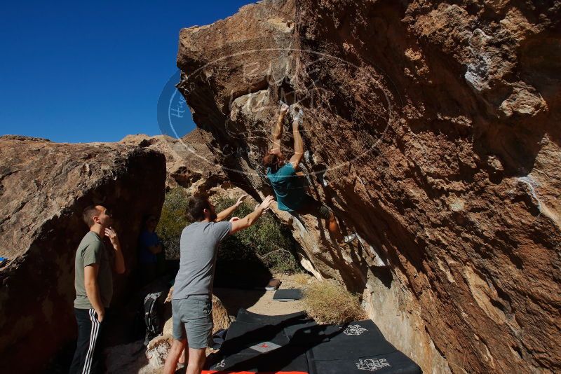Bouldering in Hueco Tanks on 12/14/2019 with Blue Lizard Climbing and Yoga
Filename: SRM_20191214_1418320.jpg
Aperture: f/9.0
Shutter Speed: 1/500
Body: Canon EOS-1D Mark II
Lens: Canon EF 16-35mm f/2.8 L