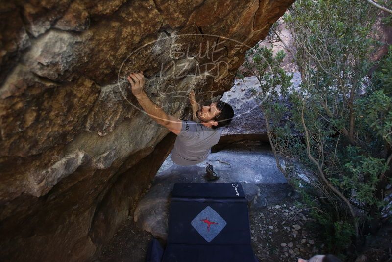 Bouldering in Hueco Tanks on 12/14/2019 with Blue Lizard Climbing and Yoga
Filename: SRM_20191214_1532050.jpg
Aperture: f/3.2
Shutter Speed: 1/250
Body: Canon EOS-1D Mark II
Lens: Canon EF 16-35mm f/2.8 L