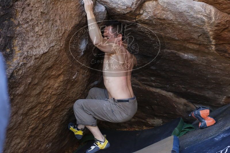 Bouldering in Hueco Tanks on 12/14/2019 with Blue Lizard Climbing and Yoga
Filename: SRM_20191214_1637581.jpg
Aperture: f/4.5
Shutter Speed: 1/250
Body: Canon EOS-1D Mark II
Lens: Canon EF 50mm f/1.8 II