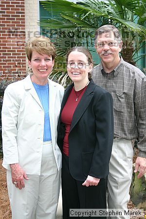 

Filename: img_2648_std.jpg
Aperture: f/5.0
Shutter Speed: 1/100
Body: Canon EOS DIGITAL REBEL
Lens: Canon EF-S 18-55mm f/3.5-5.6