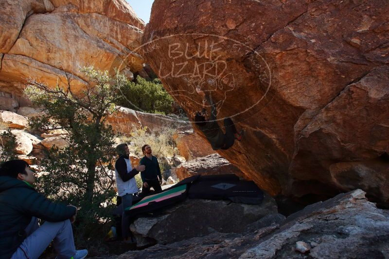 Bouldering in Hueco Tanks on 12/15/2019 with Blue Lizard Climbing and Yoga
Filename: SRM_20191215_1330360.jpg
Aperture: f/9.0
Shutter Speed: 1/250
Body: Canon EOS-1D Mark II
Lens: Canon EF 16-35mm f/2.8 L