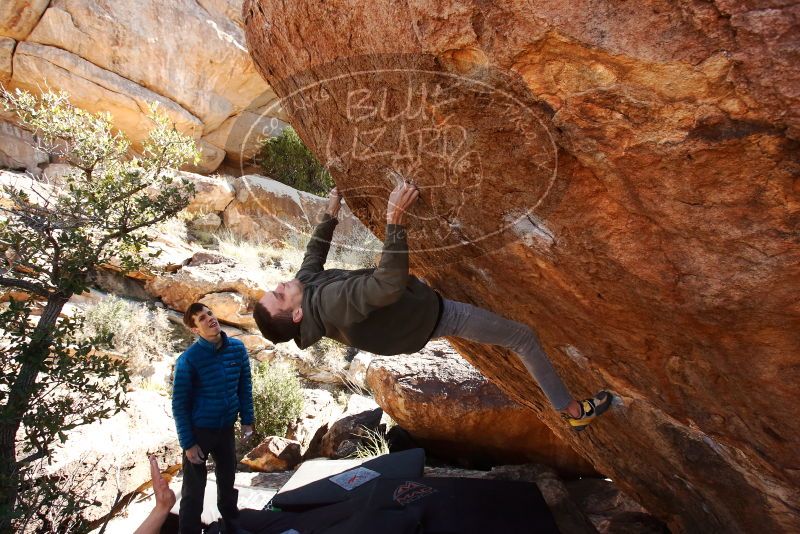 Bouldering in Hueco Tanks on 12/15/2019 with Blue Lizard Climbing and Yoga
Filename: SRM_20191215_1342410.jpg
Aperture: f/6.3
Shutter Speed: 1/250
Body: Canon EOS-1D Mark II
Lens: Canon EF 16-35mm f/2.8 L