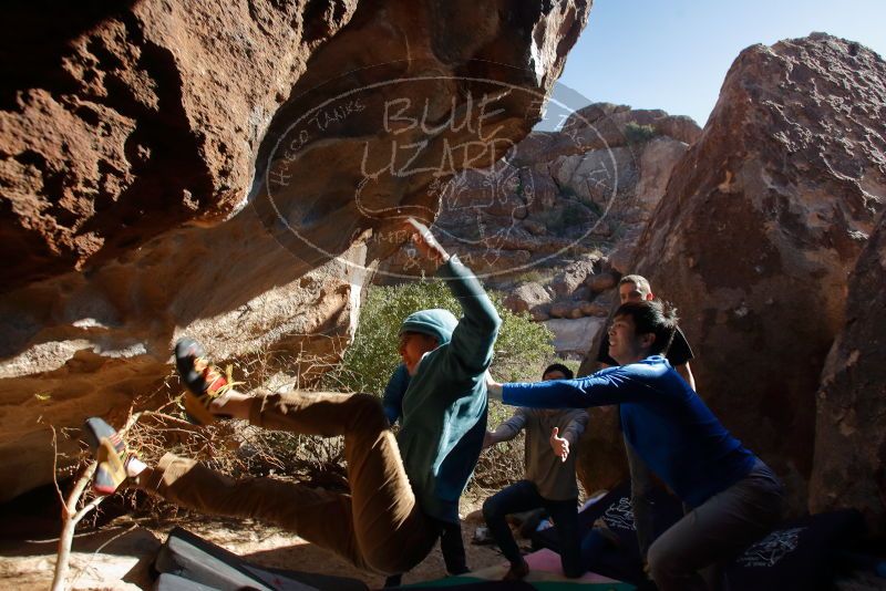 Bouldering in Hueco Tanks on 12/15/2019 with Blue Lizard Climbing and Yoga
Filename: SRM_20191215_1439330.jpg
Aperture: f/5.0
Shutter Speed: 1/400
Body: Canon EOS-1D Mark II
Lens: Canon EF 16-35mm f/2.8 L