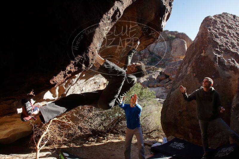 Bouldering in Hueco Tanks on 12/15/2019 with Blue Lizard Climbing and Yoga
Filename: SRM_20191215_1507250.jpg
Aperture: f/6.3
Shutter Speed: 1/400
Body: Canon EOS-1D Mark II
Lens: Canon EF 16-35mm f/2.8 L