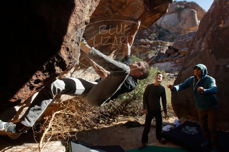 Bouldering in Hueco Tanks on 12/15/2019 with Blue Lizard Climbing and Yoga
Filename: SRM_20191215_1509510.jpg
Aperture: f/5.6
Shutter Speed: 1/400
Body: Canon EOS-1D Mark II
Lens: Canon EF 16-35mm f/2.8 L