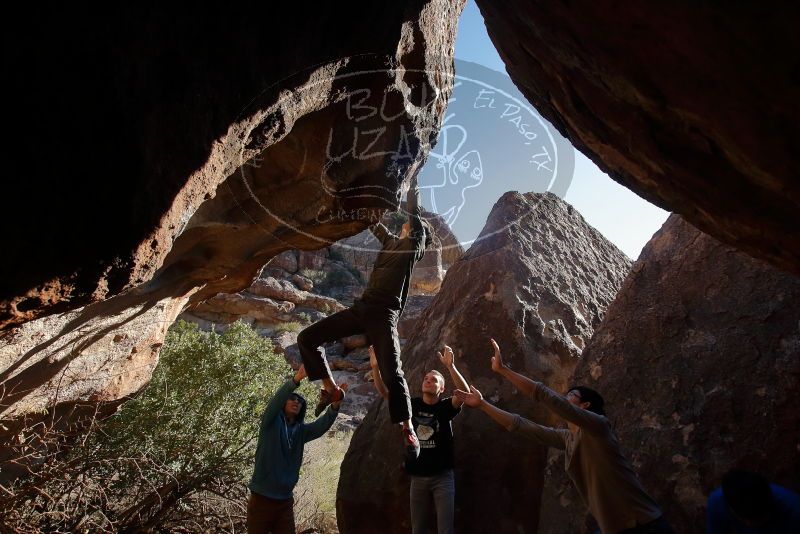 Bouldering in Hueco Tanks on 12/15/2019 with Blue Lizard Climbing and Yoga
Filename: SRM_20191215_1511140.jpg
Aperture: f/5.6
Shutter Speed: 1/400
Body: Canon EOS-1D Mark II
Lens: Canon EF 16-35mm f/2.8 L
