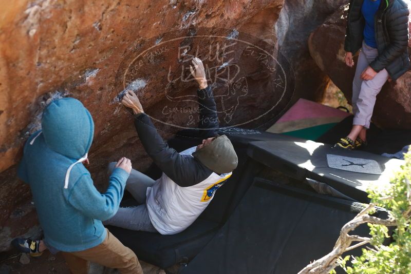 Bouldering in Hueco Tanks on 12/15/2019 with Blue Lizard Climbing and Yoga
Filename: SRM_20191215_1644440.jpg
Aperture: f/2.8
Shutter Speed: 1/250
Body: Canon EOS-1D Mark II
Lens: Canon EF 50mm f/1.8 II