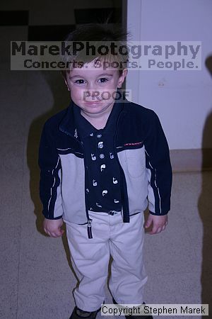 

Filename: img_2025_std.jpg
Aperture: f/5.6
Shutter Speed: 1/80
Body: Canon EOS DIGITAL REBEL
Lens: Canon EF-S 18-55mm f/3.5-5.6